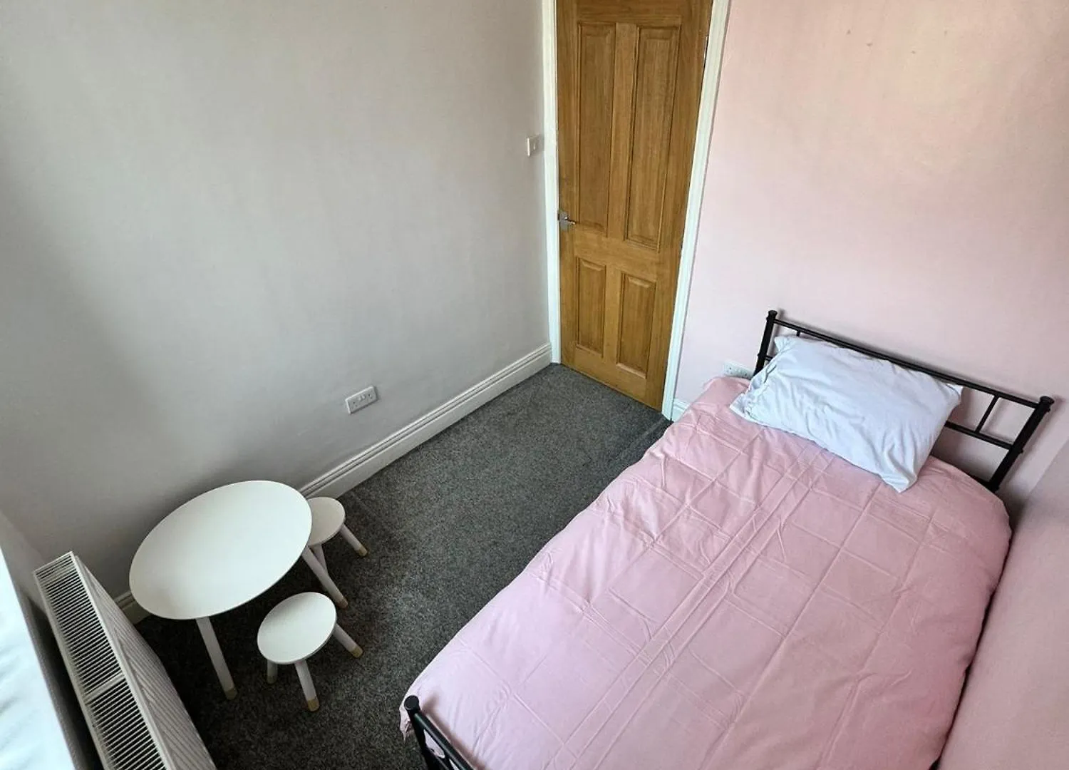 Holiday home Giga Residential 4 Bedrooms, 8 Guests , Near City Centre, Arcade Machine, Sky Tv, Netflix, Free Wifi, Free Parking Newcastle upon Tyne United Kingdom
